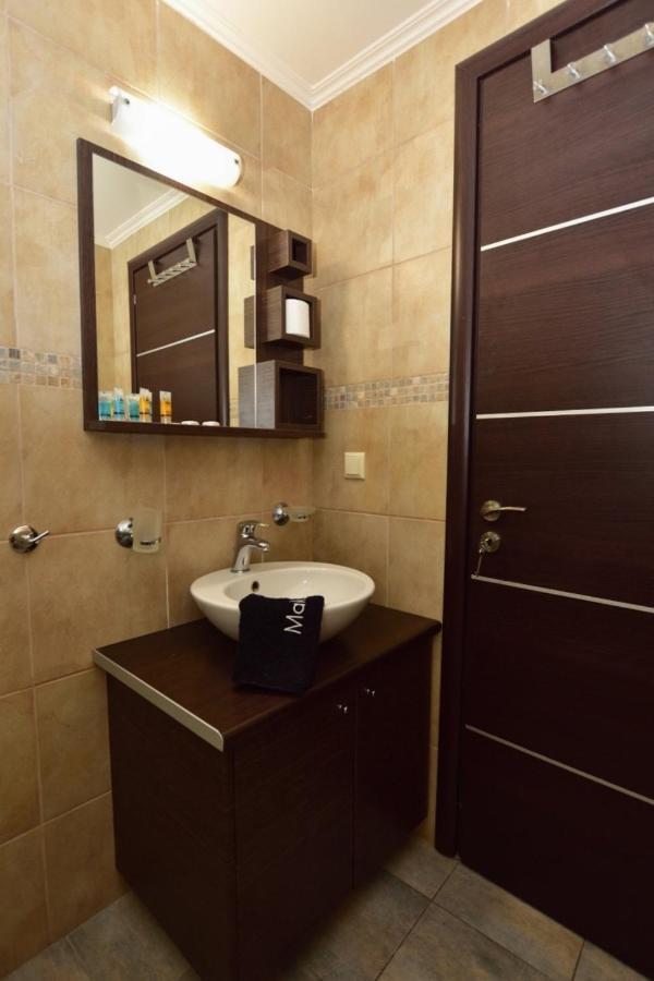 Gonis Suites Палеохора Экстерьер фото