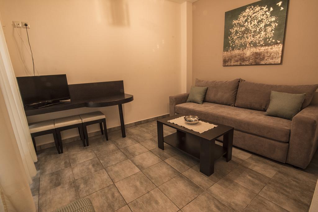 Gonis Suites Палеохора Экстерьер фото
