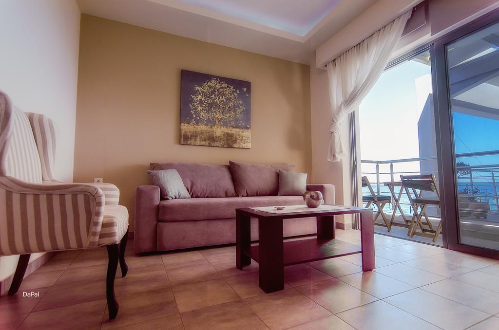 Gonis Suites Палеохора Экстерьер фото