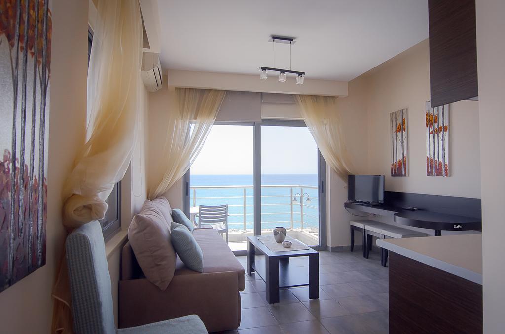 Gonis Suites Палеохора Экстерьер фото