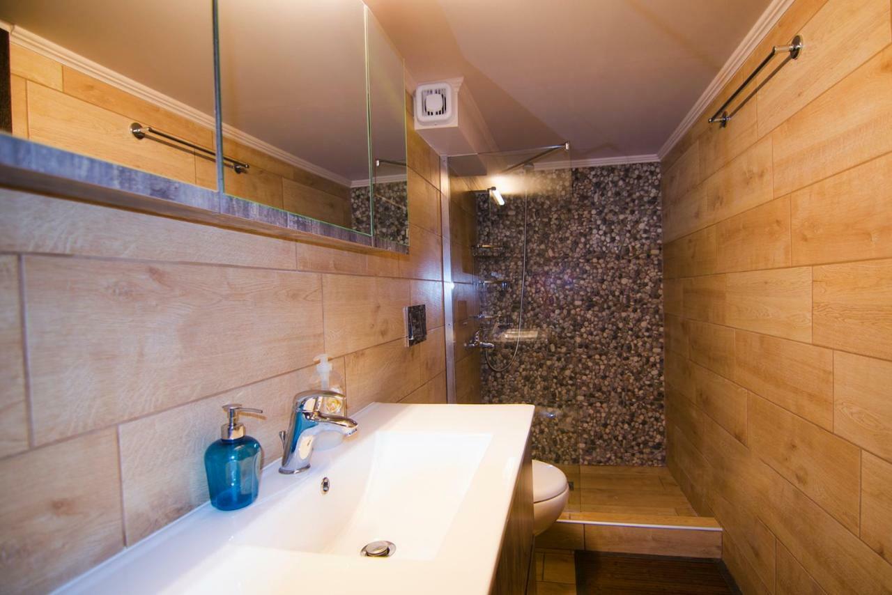 Gonis Suites Палеохора Экстерьер фото
